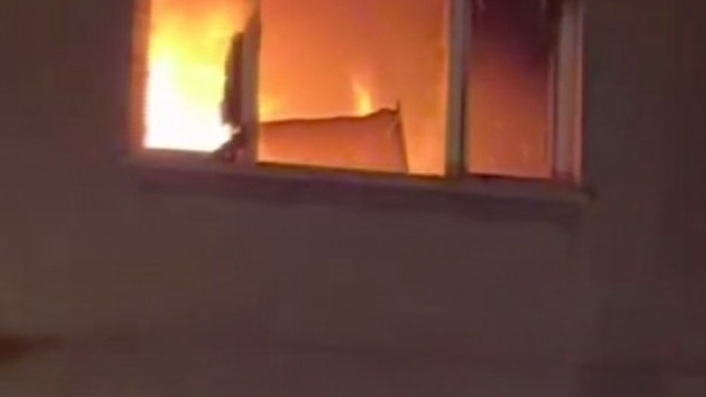 Alevlere teslim olan apartman dairesi kullanılmaz hale geldi