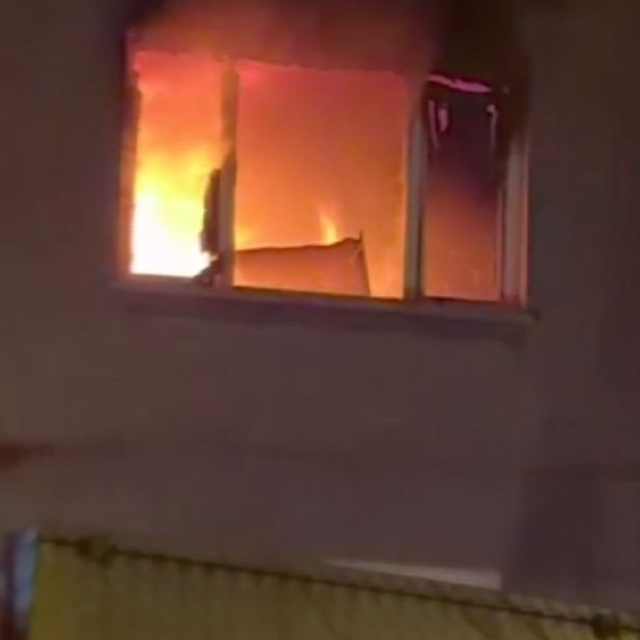 Alevlere teslim olan apartman dairesi kullanılmaz hale geldi