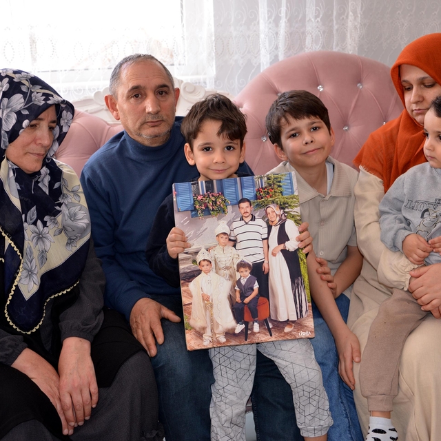 Erzurum'daki yangında 3 işitme engelli çocuk babasız kaldı