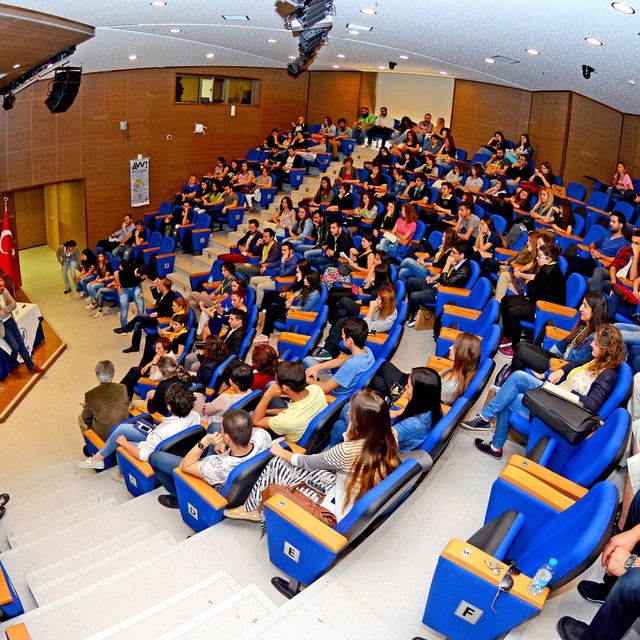 Yaşar Üniversitesi dünyanın en iyileri listesinde