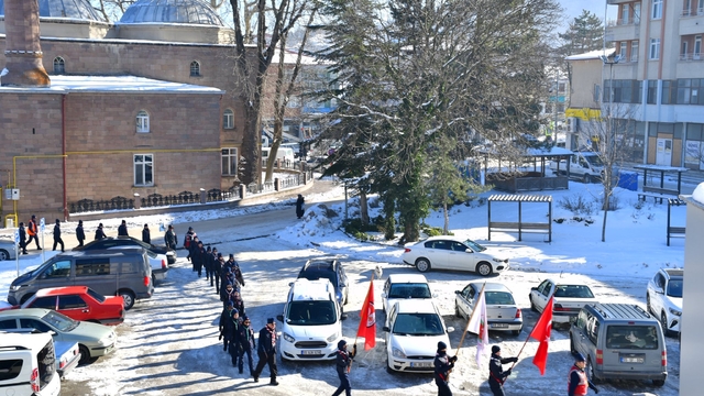 Ladik'te kamp yapan izcilerden Belediye Başkanı Topal'a ziyaret