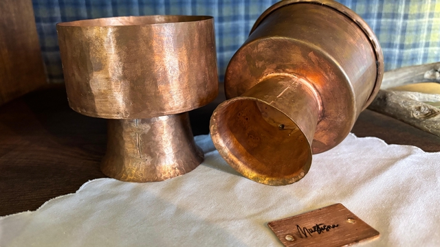 Trabzon'dan dünyaya müstesna bir yolculuk
Kurumsal hayatı bıraktı, Trabzon'un el emeği bakır ürünlerini dünyaya tanıtıyor