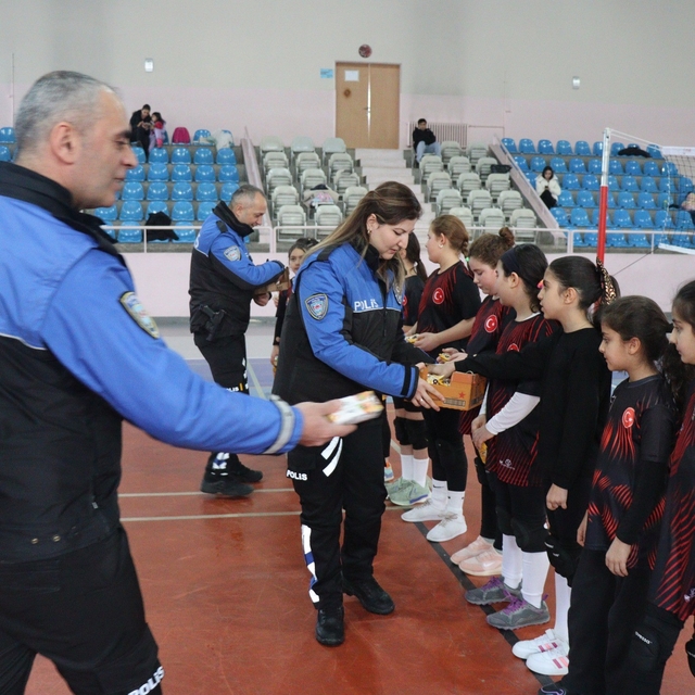Erzurum polisinden çocuklara yönelik örnek projeler