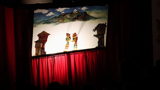 Bursa'nın yüzlerce yıllık simgeleri Osmangazi'de perdeye yansıdı
Osmangazi'de gölge oyunu karagöz'e çocuklardan büyük ilgi