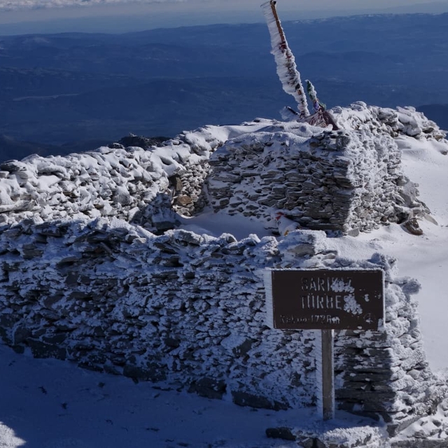 Harikalar diyarı Kazdağları beyaz örtüsü ile bir başka güzel
Kazdağları'nın...