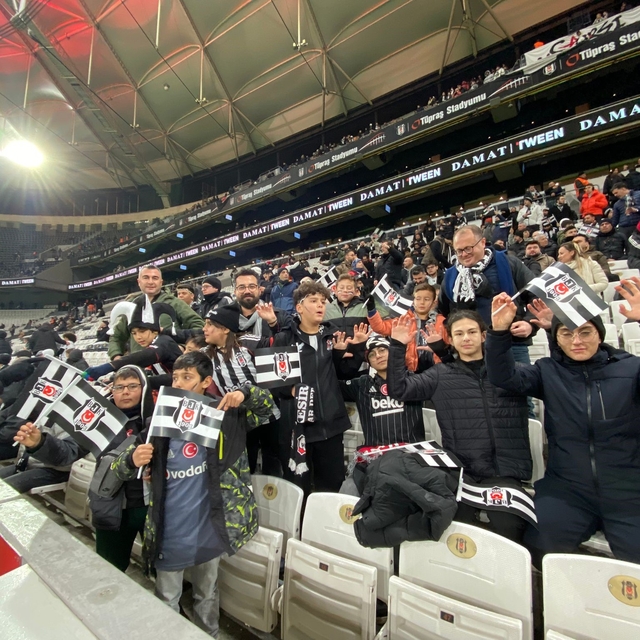 Depremzede gençler Süper Lig maçında moral buldu
Büyükşehirden Sındırgılı ö...