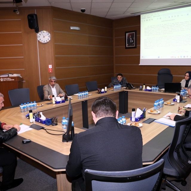 Kocaeli'de kural ihlali yapan 164 sürücüye para cezası