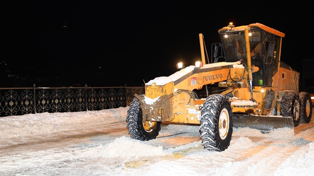 Van'da 146 yerleşim yeri ulaşıma açıldı