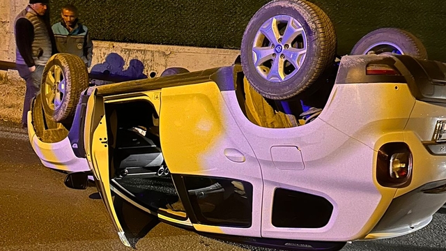 Alanya'da takla atan otomobilin sürücüsü yaralandı