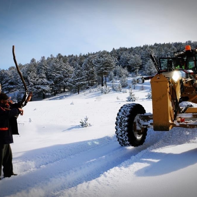 Erzincan'da kar ve tipi: 56 köy yolu ulaşıma kapandı