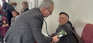 Mobil sağlık timleri, köy köy gezerek sağlık dağıtıyor