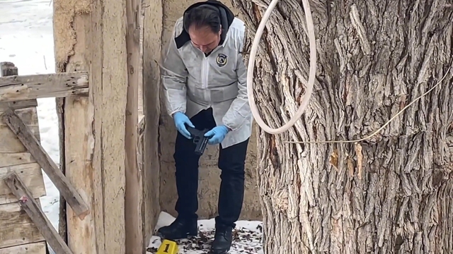 Karaman'da polisten kaçarken metruk eve tabanca atan 2 şüpheli yakalandı