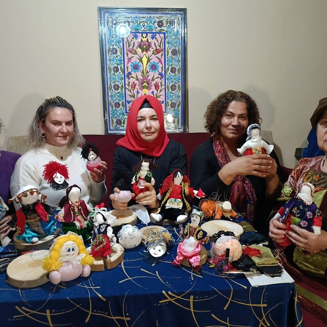 Geri dönüşümden sanata uzanan yolculuk: Bez bebekler yeniden hayat buldu