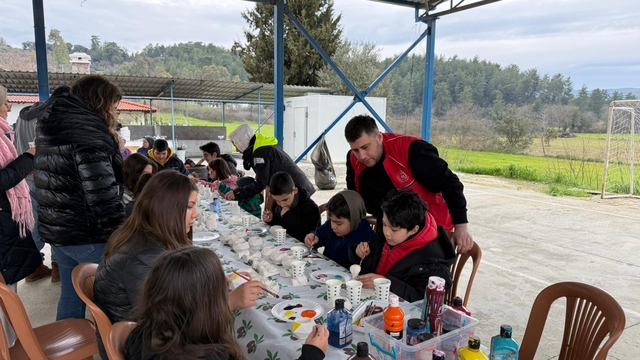 GSB Gençlik Kış Kulübü Esentepe'de çocuklarla buluştu