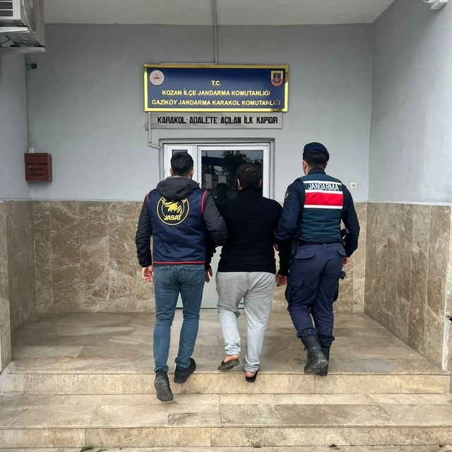 Adana'da aranan 2 firari hükümlü yakalandı