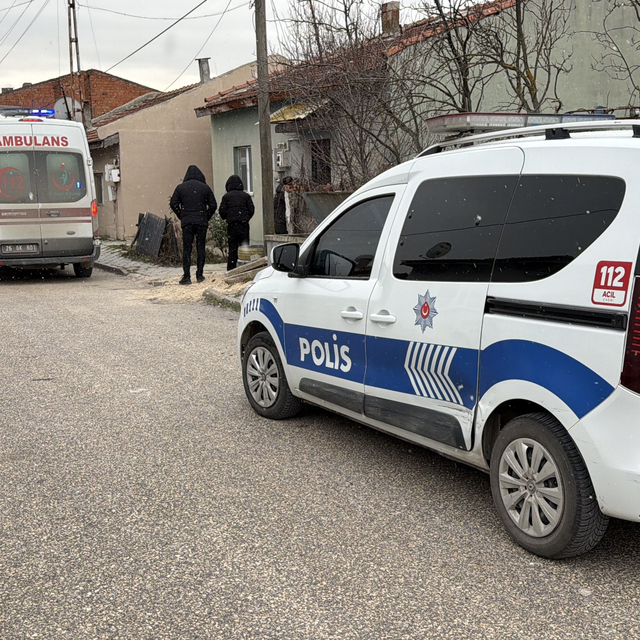 Yatağında ölü bulunan Eren'in ölüm nedeni araştırılıyor