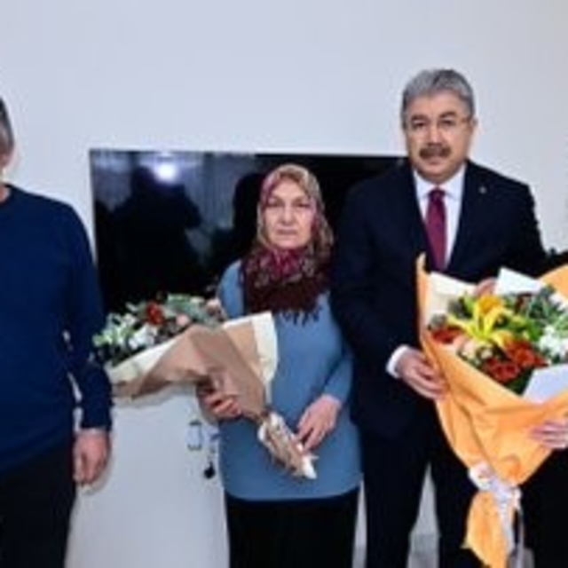 Vali Yılmaz'ın ilk ziyareti şehit ailesine oldu