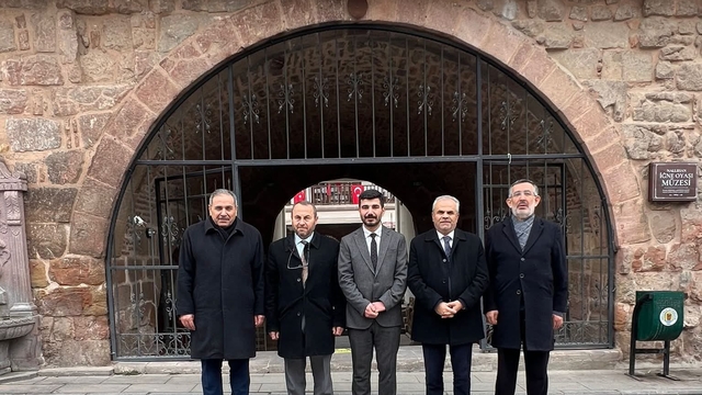 Nallıhan Müftüsü Aydın, Tapduk Emre'nin türbesini ziyaret etti