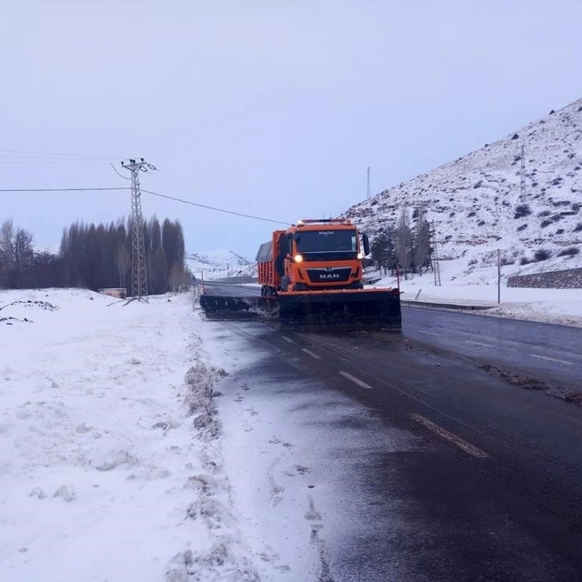 Bayburt-Araklı yolu ile Salmankaş güzergâhında çığ tehlikesi devam ediyor