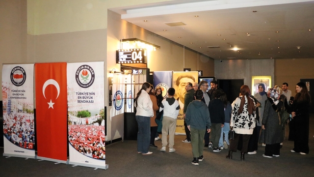 Eğitim-Bir-Sen Adana Şubesi sinema etkinliğinde buluştu