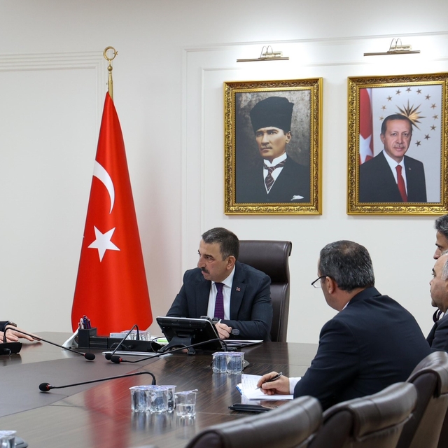 Vali Hacıbektaşoğlu Çaycuma heyetini kabul etti