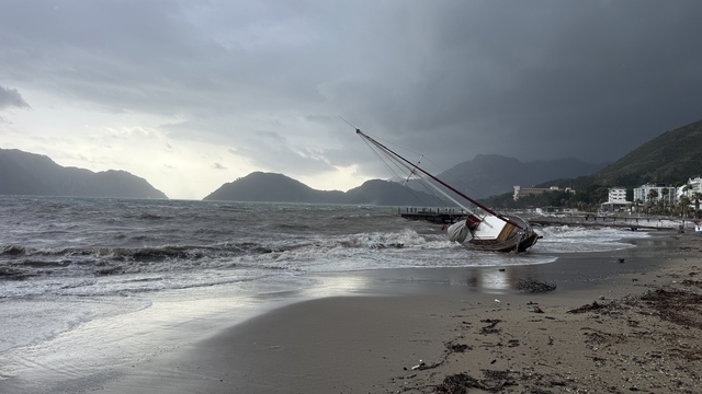 Muğla'da fırtına ve sağanak etkili oluyor