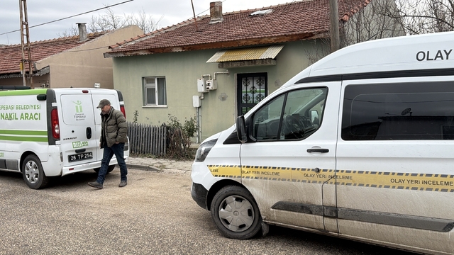 Arkadaşlarıyla alkol aldıktan rahatsızlandı, evinde hayatını kaybetti
28 yaşındaki genç yatağında ölü bulundu