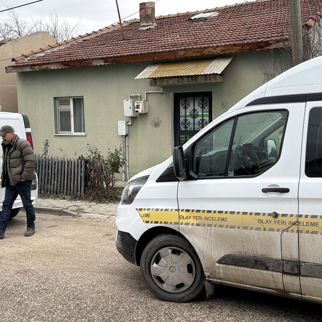 Arkadaşlarıyla alkol aldıktan rahatsızlandı, evinde hayatını kaybetti
28 ya...