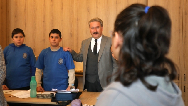 Gençler bu kampta İngilizce öğreniyor