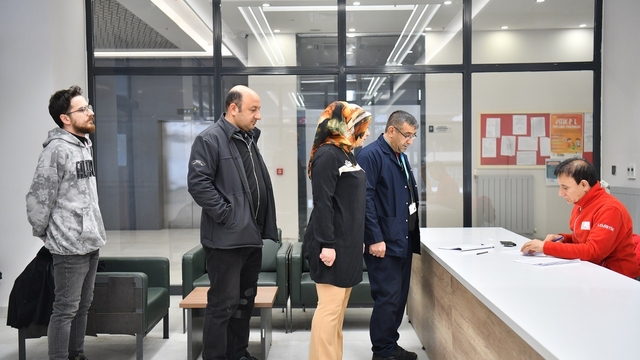 Yeşilyurt Belediyesi personelinden Kızılay'a anlamlı destek