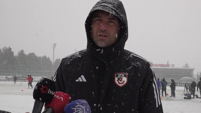 Burak Yılmaz: "Galatasaray maçının güzelliği ve öz güveni bizim için önemli"
Gaziantep FK, Konyaspor maçı hazırlıklarını yoğun kar yağışı altında sürdürdü