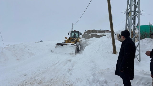 Susuz Kaymakamı Tutal, köylerde vatandaşlarla buluştu