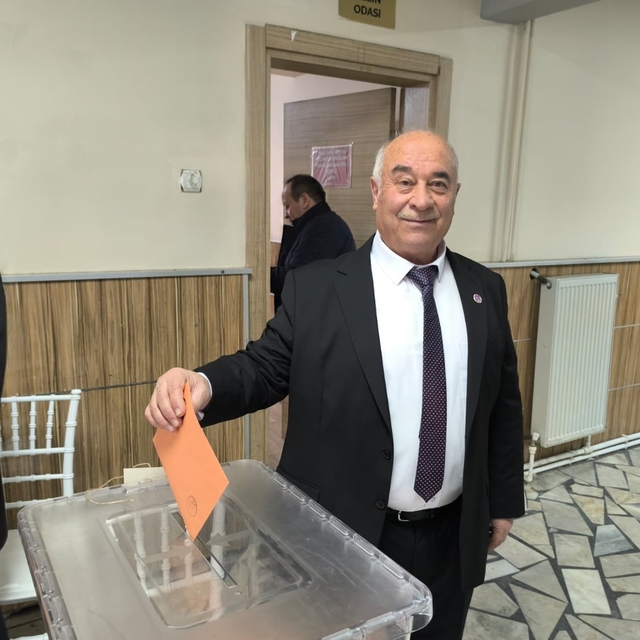 Şuhut'ta şoförler ve otomobilciler esnafı sandık başına gitti