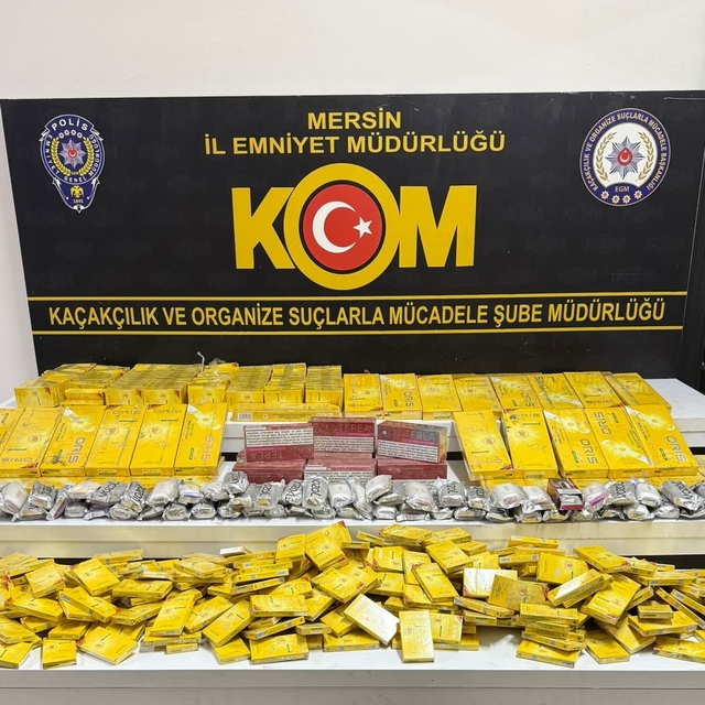 Mersin'de tırda gümrük kaçağı sigara ve puro ele geçirildi