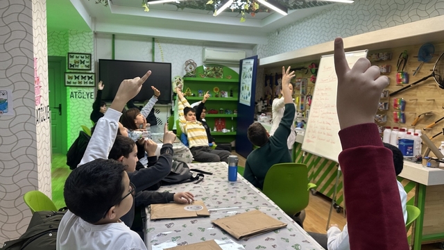 Çorum'da öğrenciler yarıyıl tatilinde bilimle buluştu: "Kış akademisi" başladı