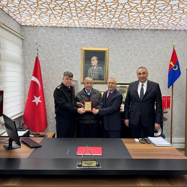 İnegöllü çiftçi 70 milyonluk mal varlığını jandarmaya bağışladı