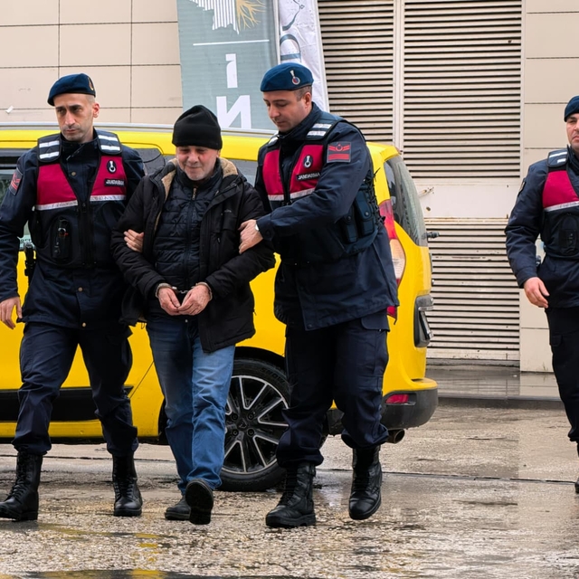 Firari hükümlü sokakta yürürken yakalandı