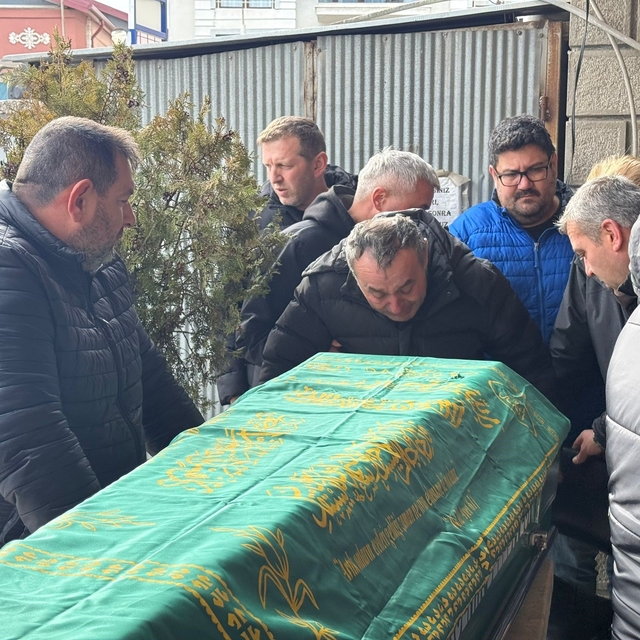 Otoyoldaki feci kazada ölen genç son yolculuğuna uğurlandı