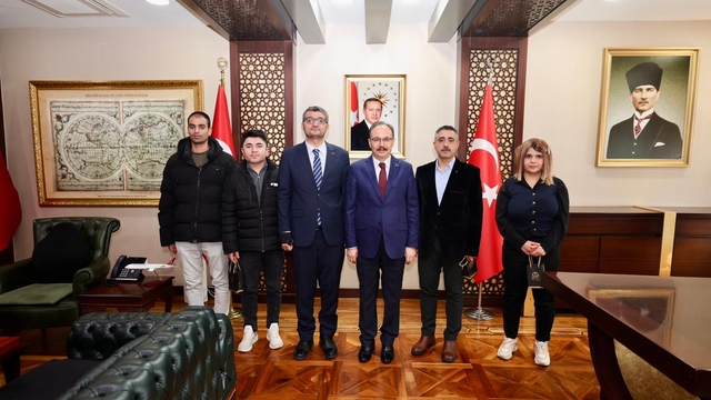 Siirt'te "Sigarayı Bırak Kazan Kampanyası" ile sigarayı bırakanlar ödüllendirildi