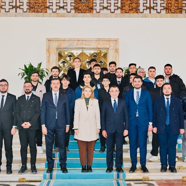 Ölmeztoprak: "Cumhurbaşkanımızın mesajları nettir, bayrağımıza uzanan kirli...