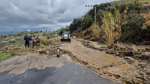 Aydın'da kuvvetli yağışlara büyükşehir ve ASKİ'den anında müdahale