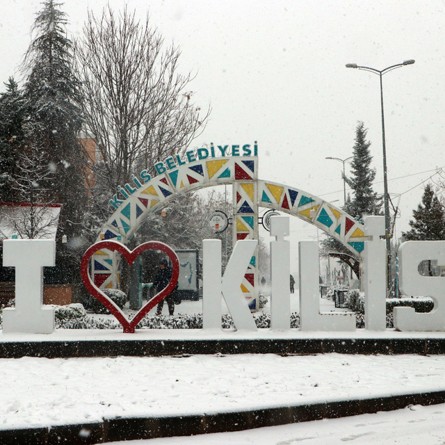 Kilis'te kar yağışı etkili oluyor