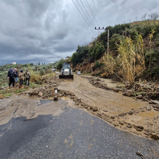 Aydın'da kuvvetli yağışlara büyükşehir ve ASKİ'den anında müdahale