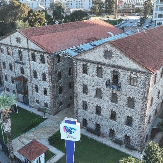 İzmir'deki Meslek Fabrikasının tahliyesine mahkeme 'dur' dedi