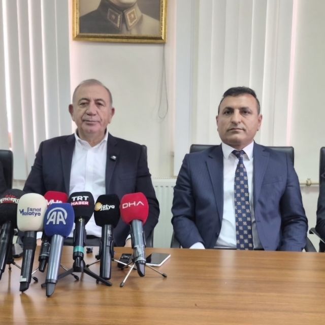 Gürsel Tekin: Bildiklerimizi konuşursak partimizin ne kadar zarar görebilec...