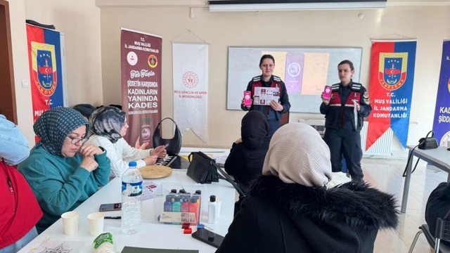 Muş'ta kadınlara yönelik KADES bilgilendirmesi