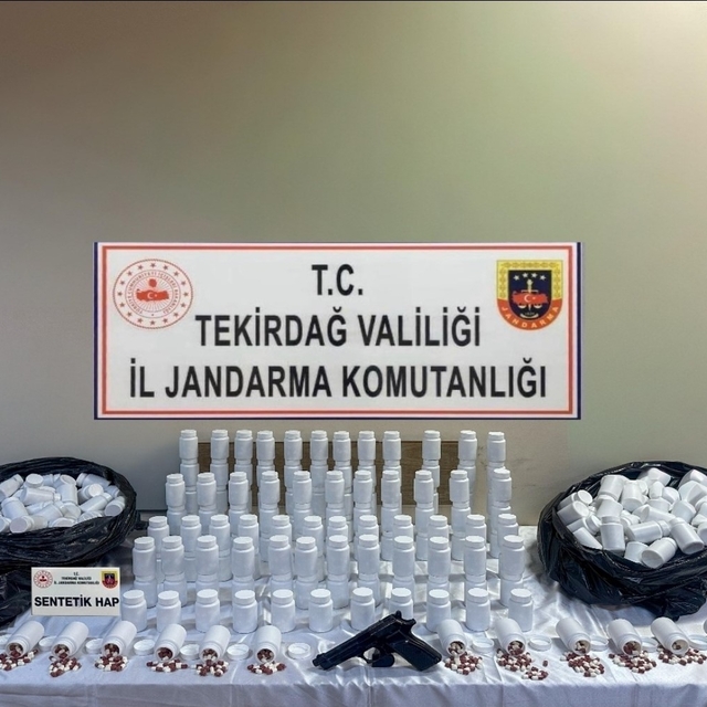 Tekirdağ'da narkotik operasyonu: Yüklü miktarda sentetik ecza ele geçirildi