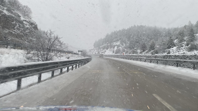 Afyonkarahisar'da kar yağışı etkili oldu