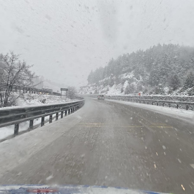 Afyonkarahisar'da kar yağışı etkili oldu