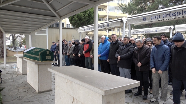 Yazar Ahmet Turan Alkan Bursa'da toprağa verildi